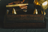 2-Fold Gilded Oil Lamp with Wooden Dock